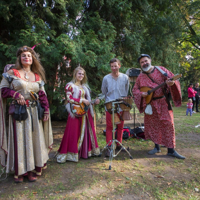 Halloweenský food festival na zámku Dětenice 2025