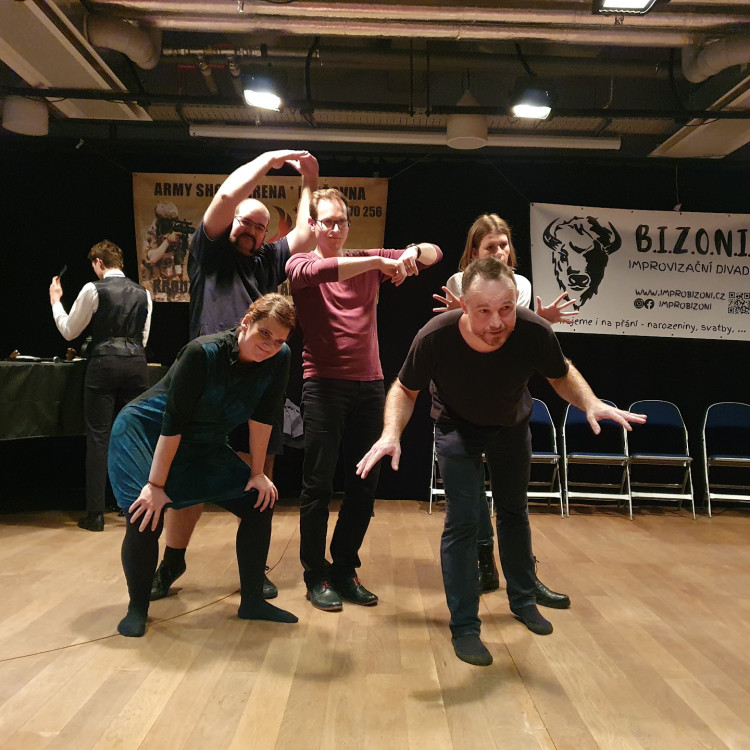 B.I.Z.O.N.I. - Improvizační divadlo
