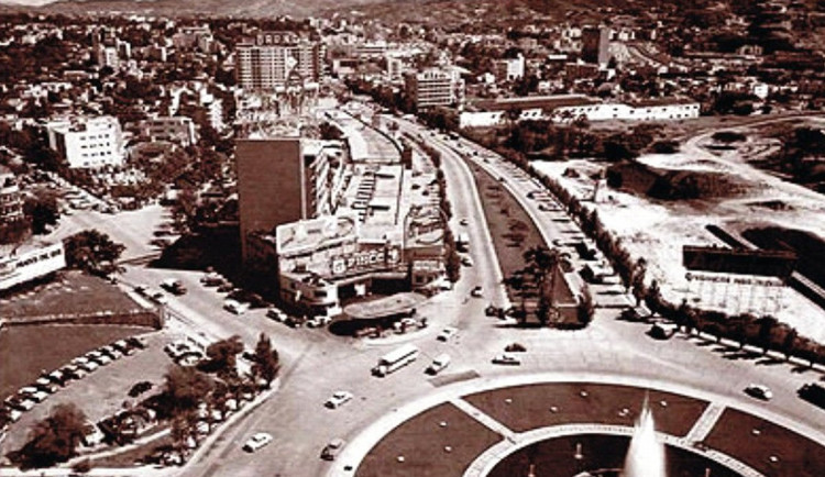 Češi v pekelném ráji