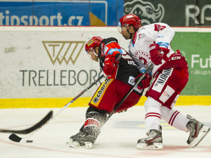 Hradec odvrátil další mečbol, Pavlík rozhodl v prodloužení