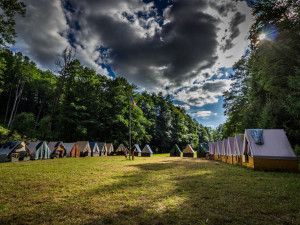 Míst na letních táborech v hradeckém kraji rychle ubývá
