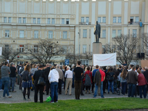 Demonstrace na Masarykově náměstí
