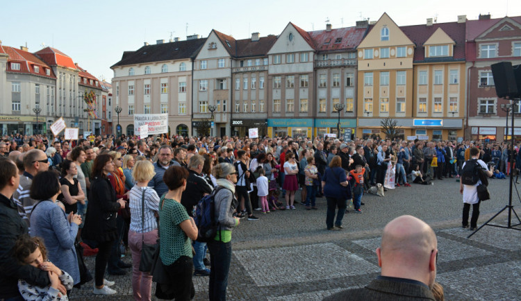Demonstrace na Masarykově náměstí