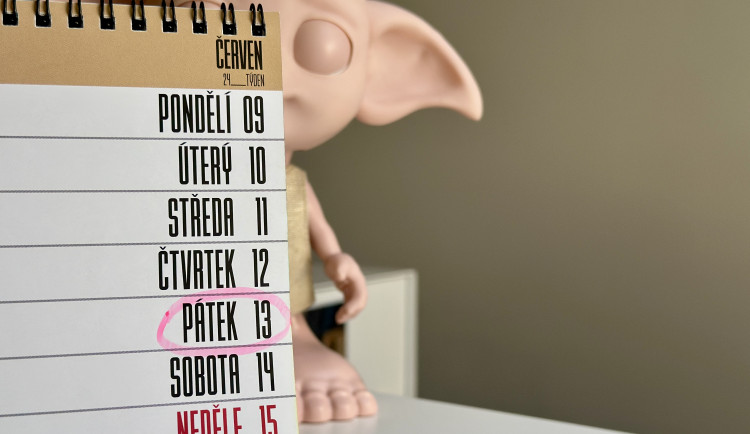 Je pátek třináctého. Řada lidí nevychází z domu, čísla se bojí třeba i hoteliéři