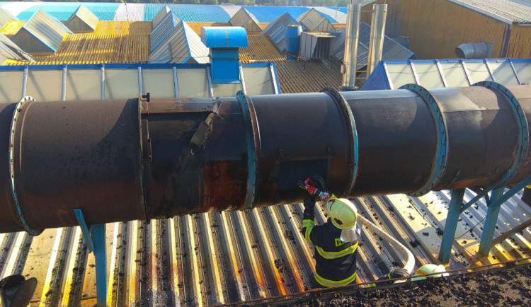 V častolovickém průmyslovém objektu hořelo