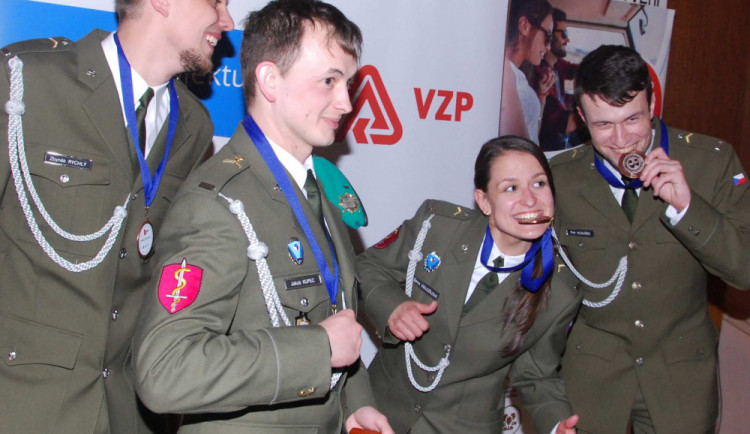 Medici z Fakulty vojenského zdravotnictví Univerzity obrany