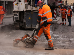 Opravy městských komunikací začaly, nejvíc jich bude v létě