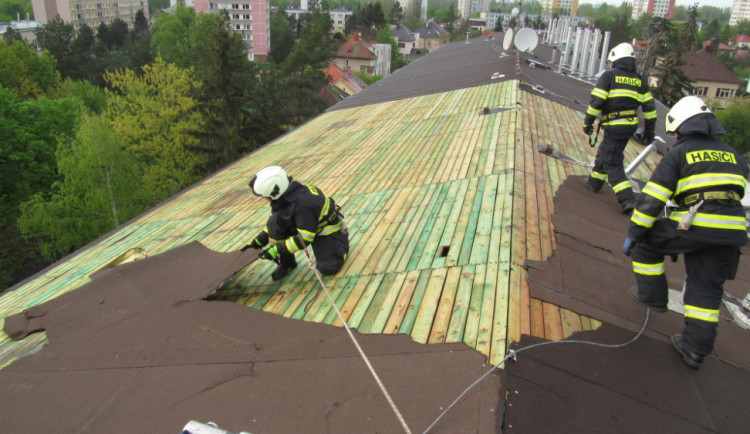 Střecha v Písečné ulici
