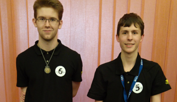 Nejlepší mladí "hackeři" v Česku studují na hradeckém Gymnáziu Boženy Němcové