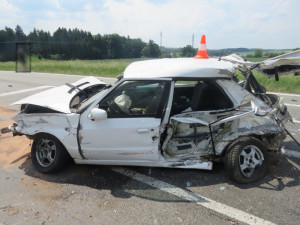 Nehoda tří vozidel blokovala frekventovanou silnici v Lipovce