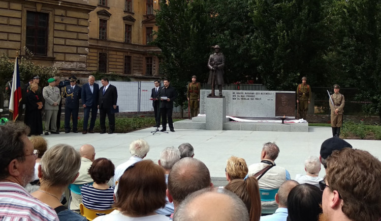 Slavnostní odhalení památníku