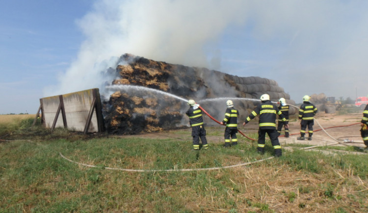 Požár stohu v Obědovicích