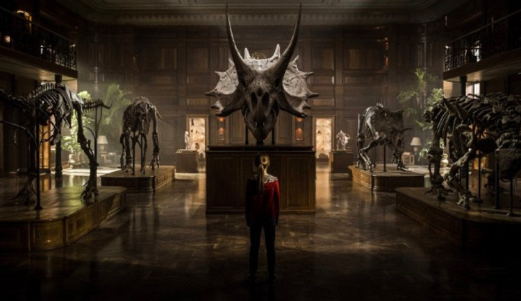 FILMOVÉ PREMIÉRY: Zažijte velký návrat dinosaurů. Jurský svět se znovu probouzí
