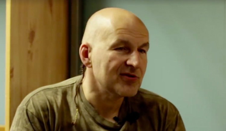 Před rozjezdem Tří sester jsem prodával desky v metru, vzpomíná Lou Fanánek Hagen