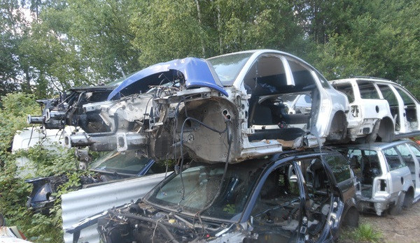 Umístění autovraků mimo povolené plochy