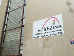 Přestavba hradecké ZUŠ Střezina nabere nejméně rok dalšího zpoždění