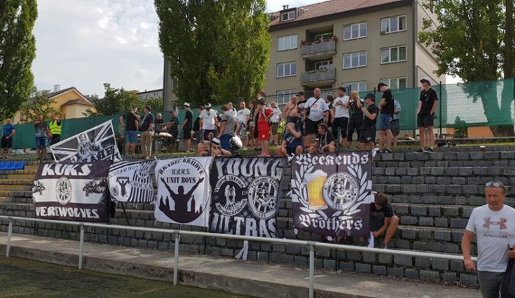 Hradečtí fanoušci v Táborsku