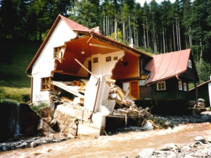 FOTO: Dvacet let po povodni 1998. Výstava připomene velkou vodu, která ničila na Rychnovsku
