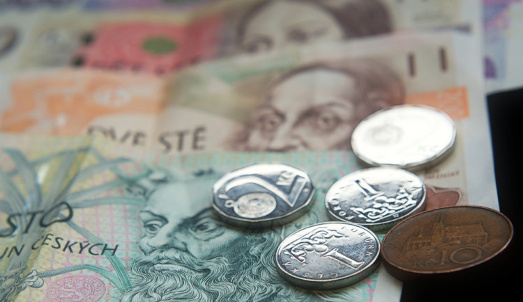 Recidivista "vybral" trezor v penzionu. Ukradené peníze použil na nákup dvou vozidel a jejich opravu