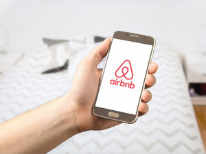 Hoteliéři v hradeckém kraji kvůli Airbnb chtějí pravidla