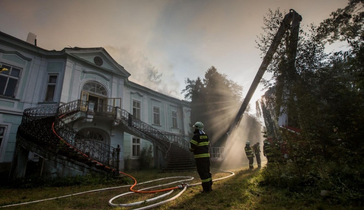 Požár zámku v Horním Maršově