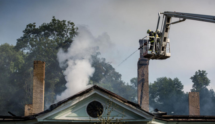 Požár zámku v Horním Maršově