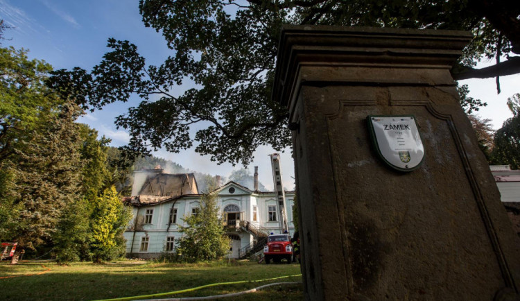 Požár zámku v Horním Maršově