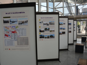 Výstava u příležitosti 90. výročí MHD v ulicích Hradce Králové