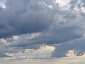 POČASÍ NA STŘEDU: Dnes bude pod mrakem. Pršet ale nebude