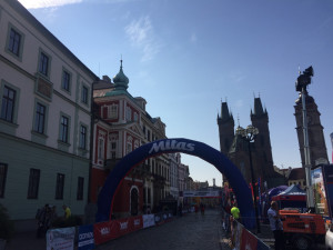 Cyklisté a běžci zaplnili Velké náměstí