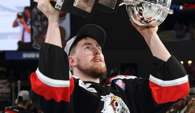 Filip Hronek v dresu Grand Rapids Griffins