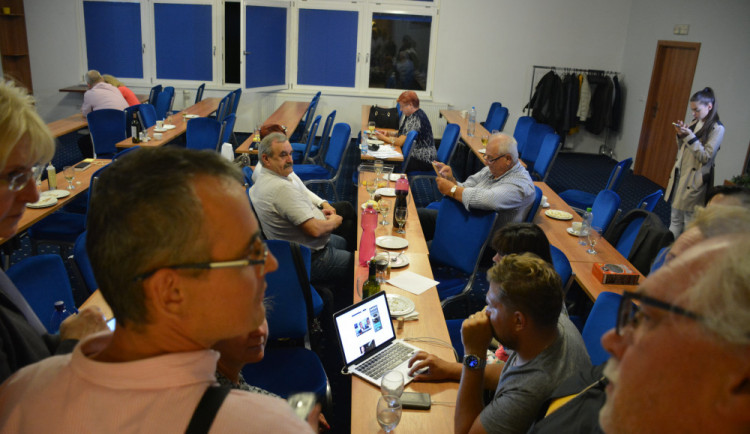 Kontrola výsledků ve štábu ANO 2011