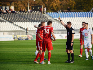 Oslabený Hradec vydřel tři body a posunul se na druhé místo tabulky