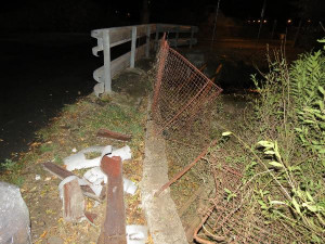 Proražený plot rodinného domu