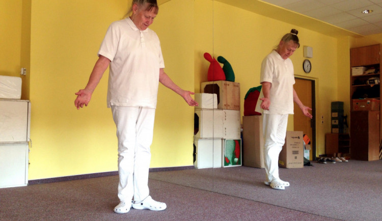 Neslyšící děti jsou velice citlivé, mají blíže k přírodě, říká choreografka „Divadla Beze slov“ Eva Kuršová