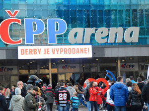 Derby ovládly Pardubice, Hradec doma v letošní sezóně poprvé padl