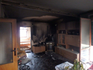 Závada na televizi způsobila požár obývacího pokoje, škoda byla vyčíslena na 200 tisíc