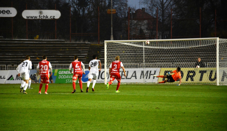 FOTO/VIDEO: Derby v režii Votroků! Hradec převálcoval Pardubice, rozhodl první poločas