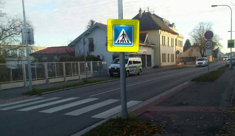 V ulici Úprkova srazilo auto školačku, se zraněním byla převezena do nemocnice