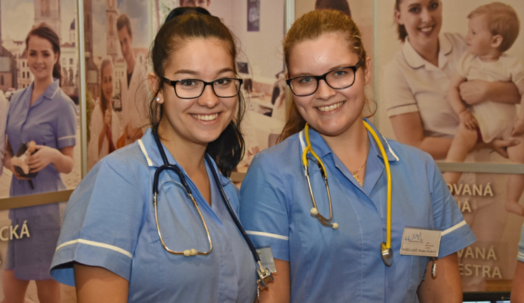 Střední školy váhajícím žákům předvedly, jaké může být studium jejich oborů