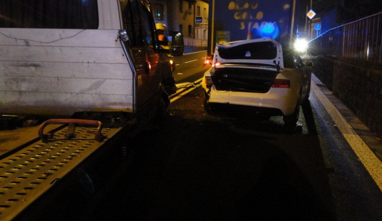 Následky nehody v Koutníkově ulici