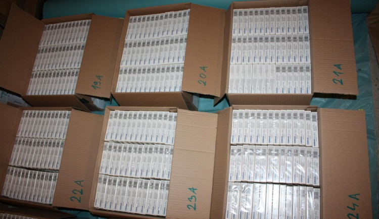 Brněnští policisté zabavili 100 tisíc tablet pseudoefedrinu. Dalo by se z něj vyrobit 10 kilo pervitinu