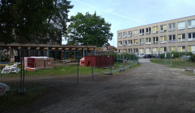 Hradecká policie prověřuje projekt přestavby ZUŠ Střezina
