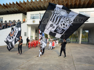 Hradečtí fotbalisté jedou na jih Moravy. V posledním utkání roku budou Votroci čelit Znojmu