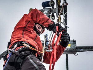 Hasiči nacvičovali v Orlických horách evakuaci lidí z lanovky