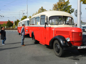 Před 90 lety vyjely do ulic Hradce Králové první autobusy
