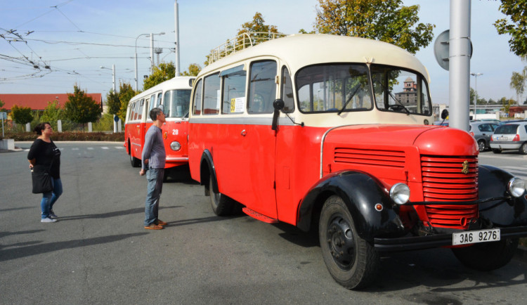 Historické vozy na dni otevřených dvěří na Terminálu HD