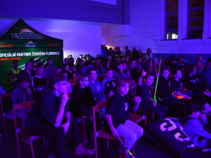 Čeští florbalisté postoupili do semifinále domácího mistrovství světa, fandit se bude i v hradecké fanzóně