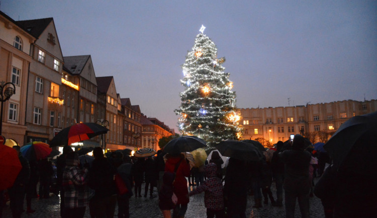 Rozsvícení stromu na Masarykově náměstí