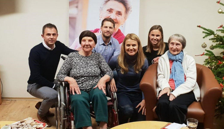 Lucie Šafářová splnila díky Ježíškovým vnoučatům sen své dlouholeté fanynce